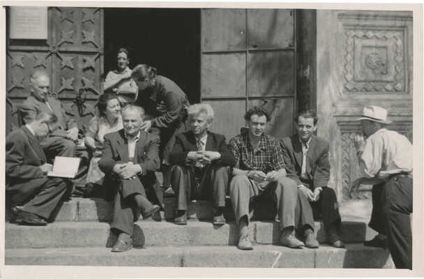 Лот из двух предметов: